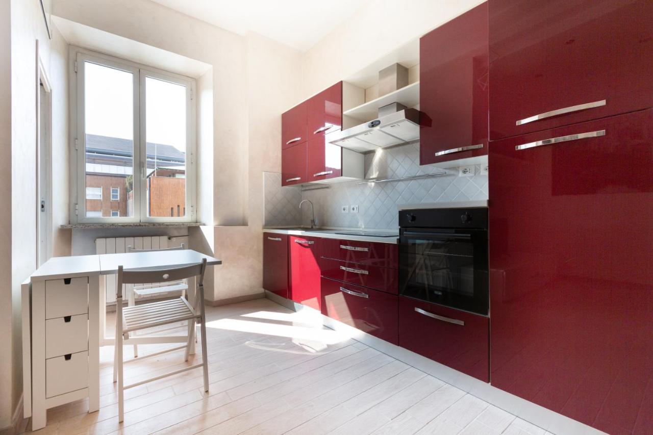 Zara Bright Flat Apartment Milan Bagian luar foto