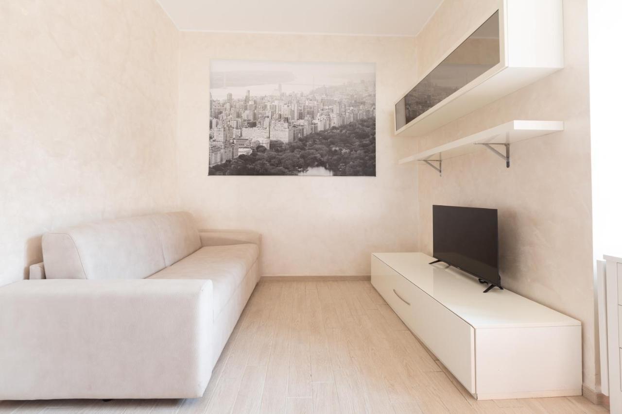 Zara Bright Flat Apartment Milan Bagian luar foto